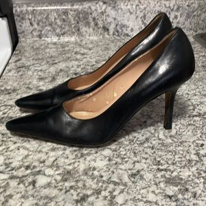 Saks Fifth Ave  Black soft leather beautiful heels Sz 8